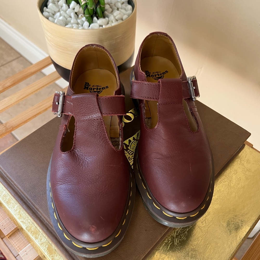 Dr. Martens Mary Janes in Burgundy US 6